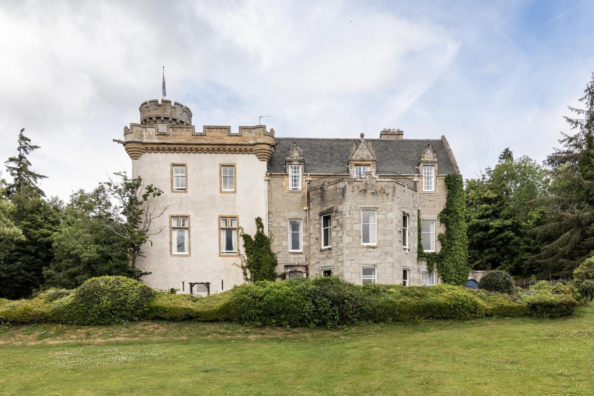 Tulloch Castle Hotel 'A Bespoke Hotel' Dingwall Exterior photo