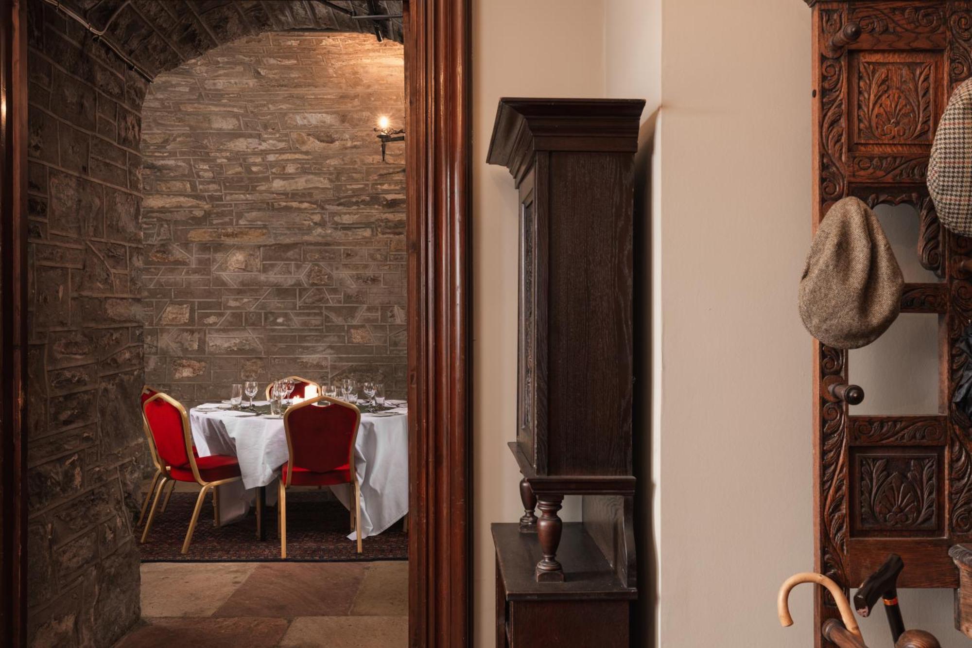 Tulloch Castle Hotel 'A Bespoke Hotel' Dingwall Exterior photo