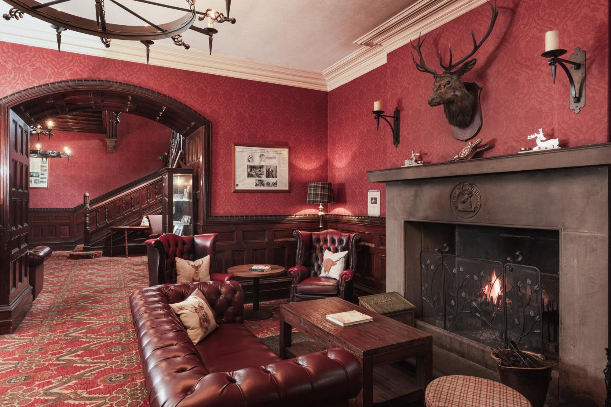 Tulloch Castle Hotel 'A Bespoke Hotel' Dingwall Exterior photo